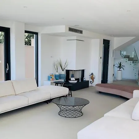 Luxurious And Spacious Pet Friendly In Willa *