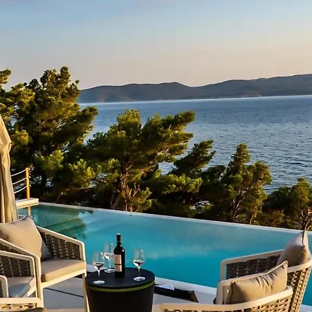 Willa Luxurious And Spacious Pet Friendly In Brela