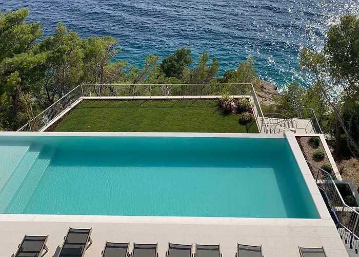 Luxurious And Spacious Pet Friendly In فيلة
